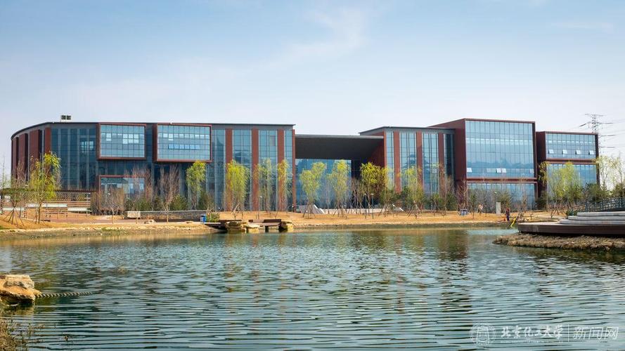 北京化工大学昌平校区春日掠影